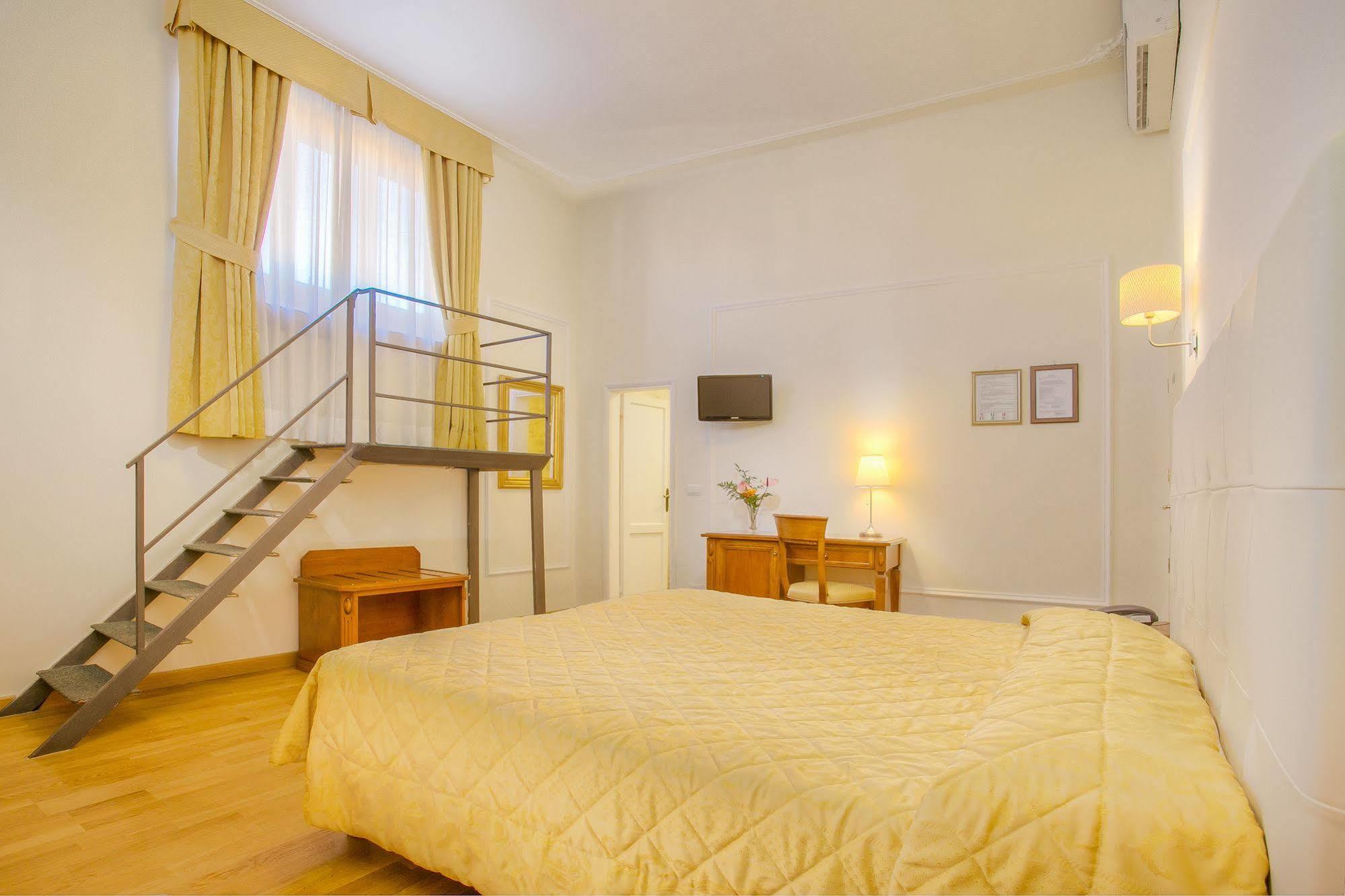 Hotel Bretagna Heritage - Alfieri Collezione Firenze Eksteriør billede